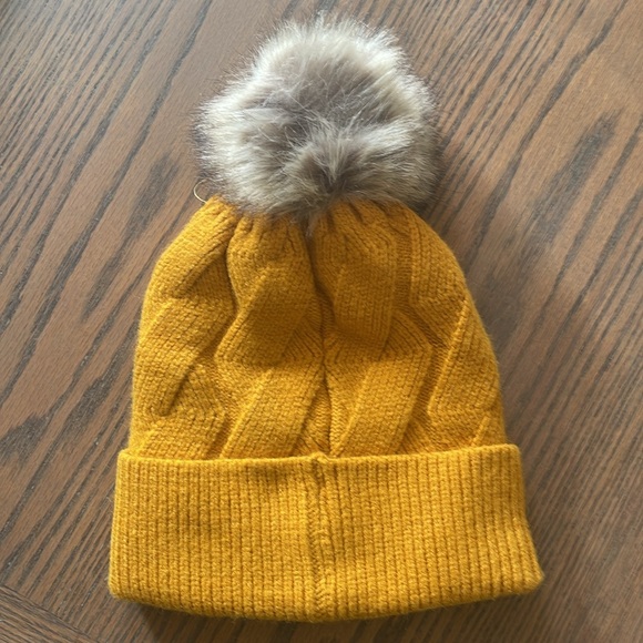CC EXCLUSIVES Mustard Yellow Faux Fur Pom Fleece Lined Stocking Cap NWOT - Picture 2 of 7